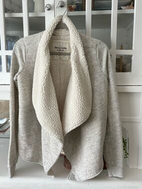 Abercrombie & Fitch Cream Sherpa Cardigan with Heather Gray Exterior